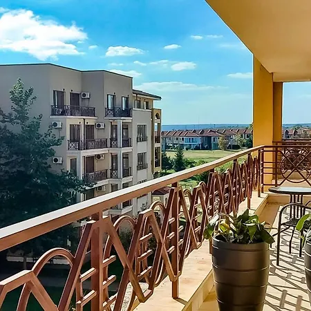 Lighthouse Golf Resort, 75 Mp2, With Balcony アパート *